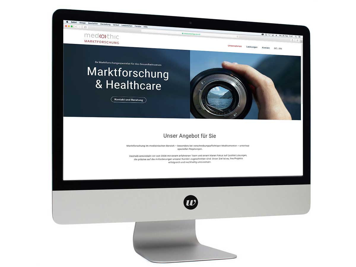 Das Bild zeigt die Ansicht der responsive WordPress Web-Site für die medothic GmbH auf dem Desktop Computer